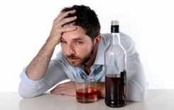 Bị cảm lạnh sau khi uống rượu có sao không? Cách trị thế nào